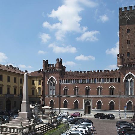 Appartement Castello Medici Del Vascello à Asti Extérieur photo